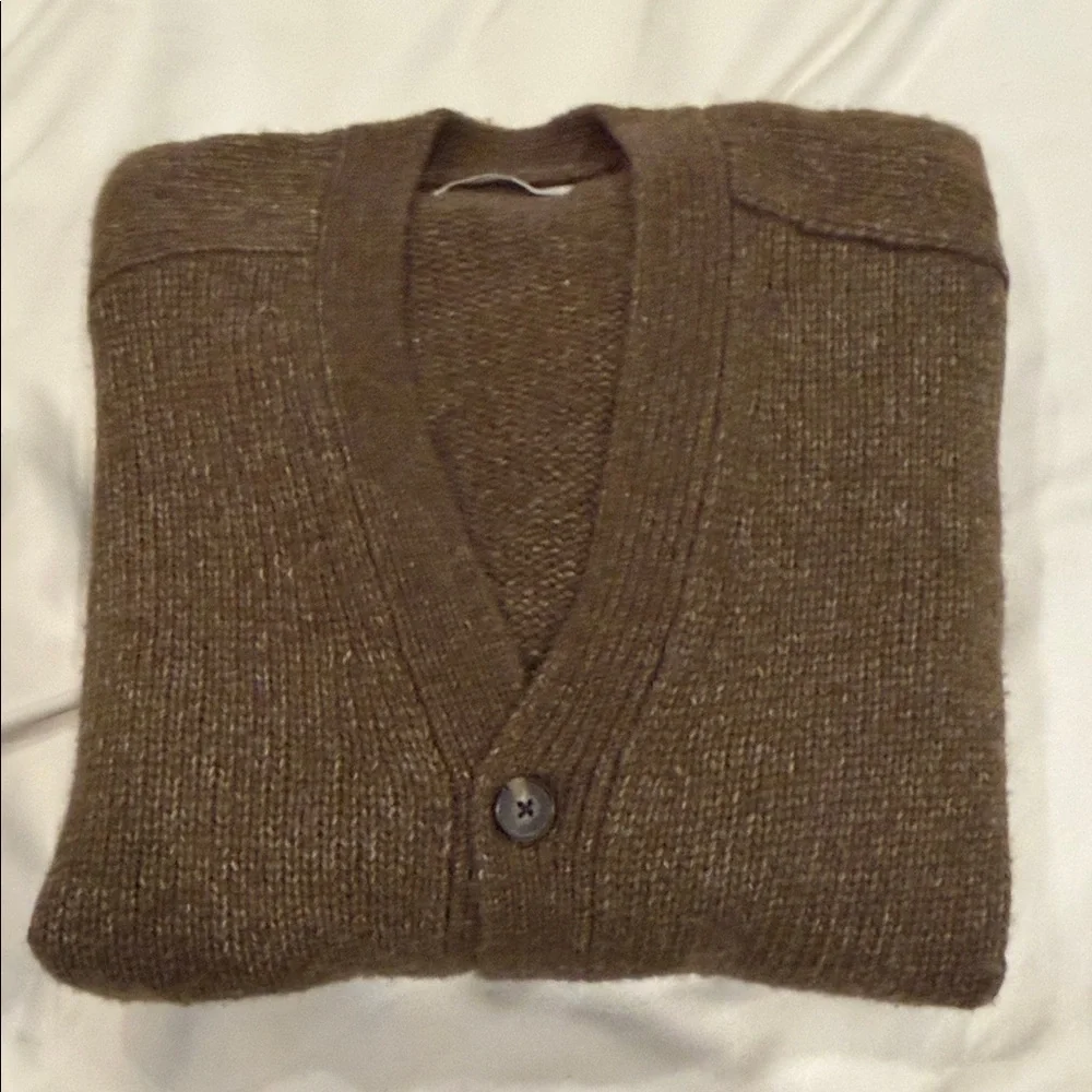 Everlane Men's olive Cardigan Sweater